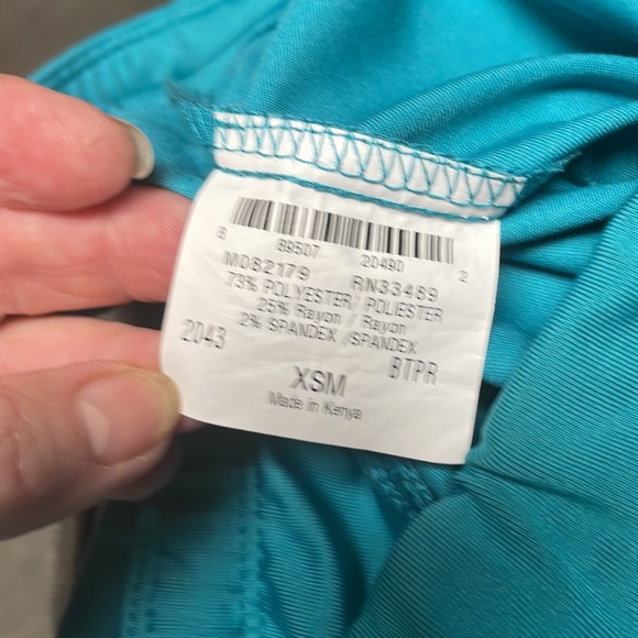 New without tags, scrubs set Landau pro flex. Small top and xsmall pants . - Picture 4 of 4